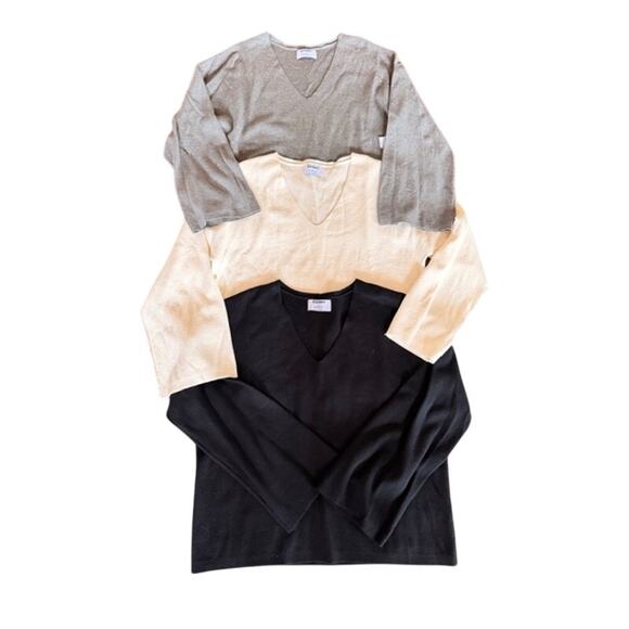 Old Navy NWT 3-Sweater Bundle – Size M (Gray, Cream, Black) - Picture 2 of 7